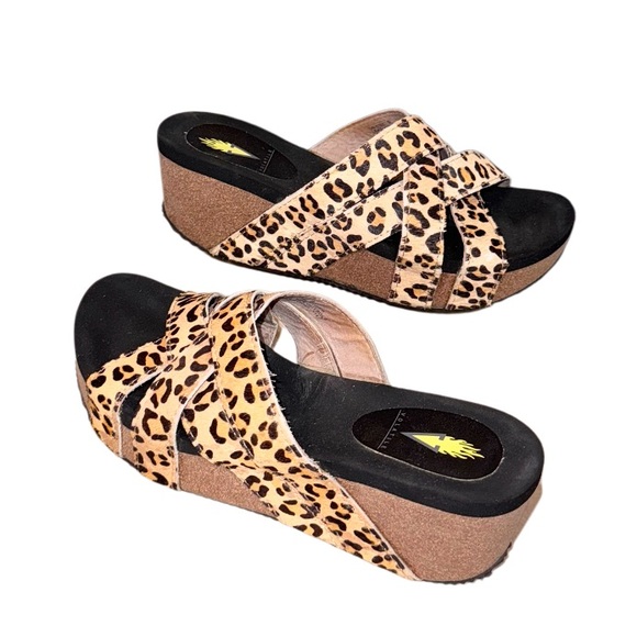 VERY VOLATILE Mayfield Leopard
wedges women’s shoes size 9 - Picture 10 of 17